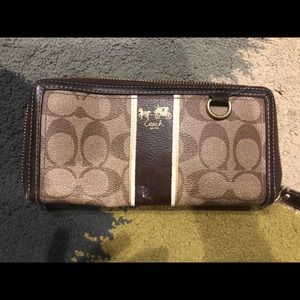 Coach accordion wallet
